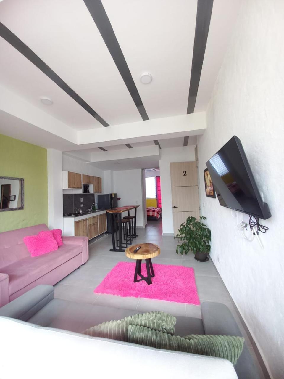 Apartaestudios Las Astromelias Σαλέντο Εξωτερικό φωτογραφία