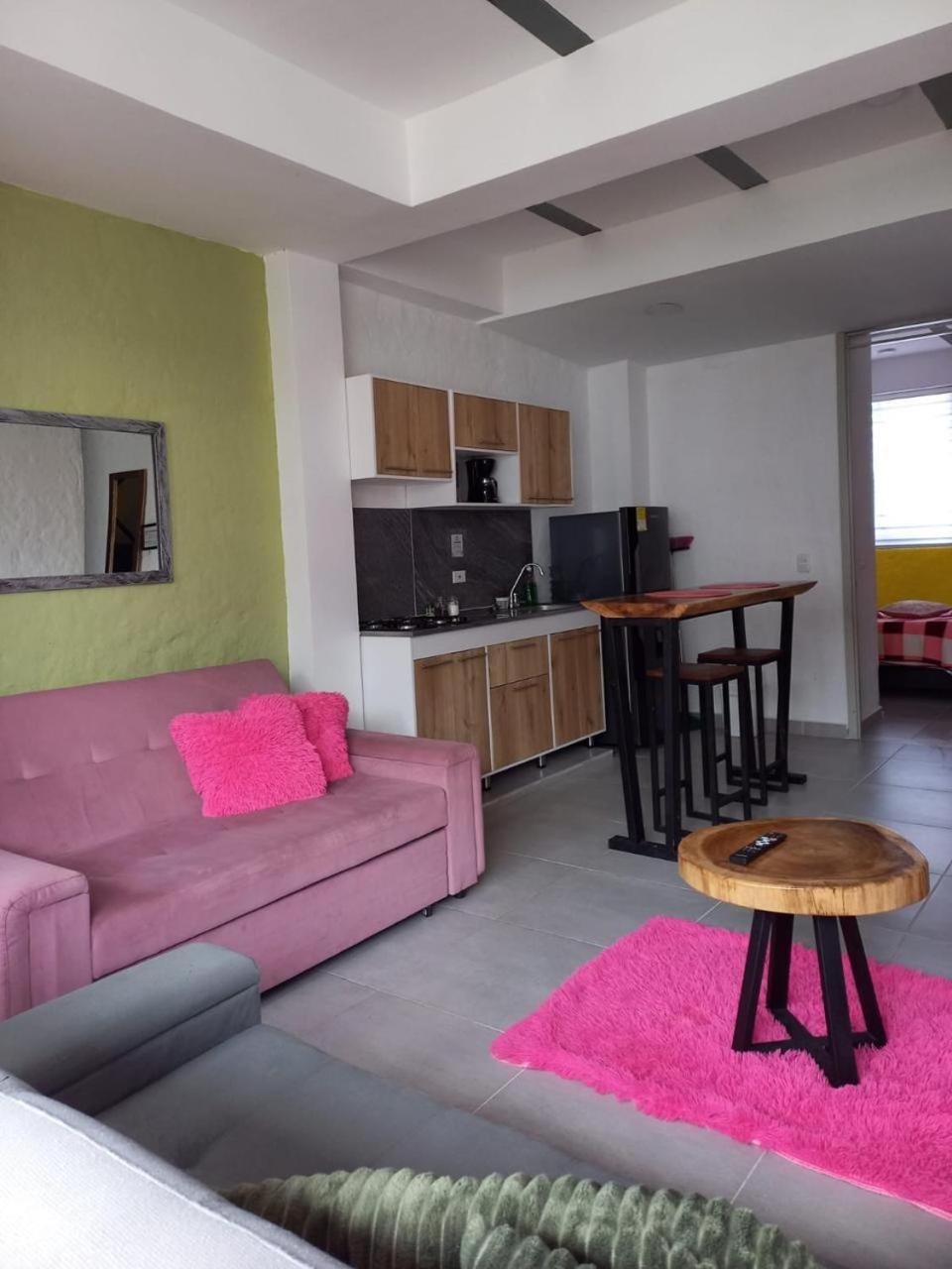 Apartaestudios Las Astromelias Σαλέντο Εξωτερικό φωτογραφία