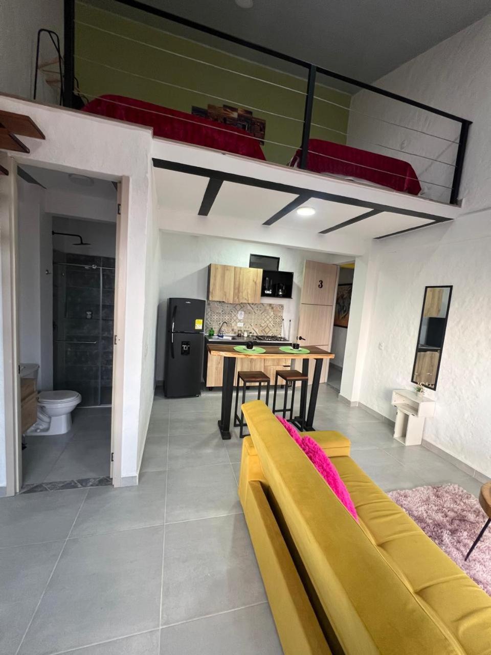 Apartaestudios Las Astromelias Σαλέντο Εξωτερικό φωτογραφία