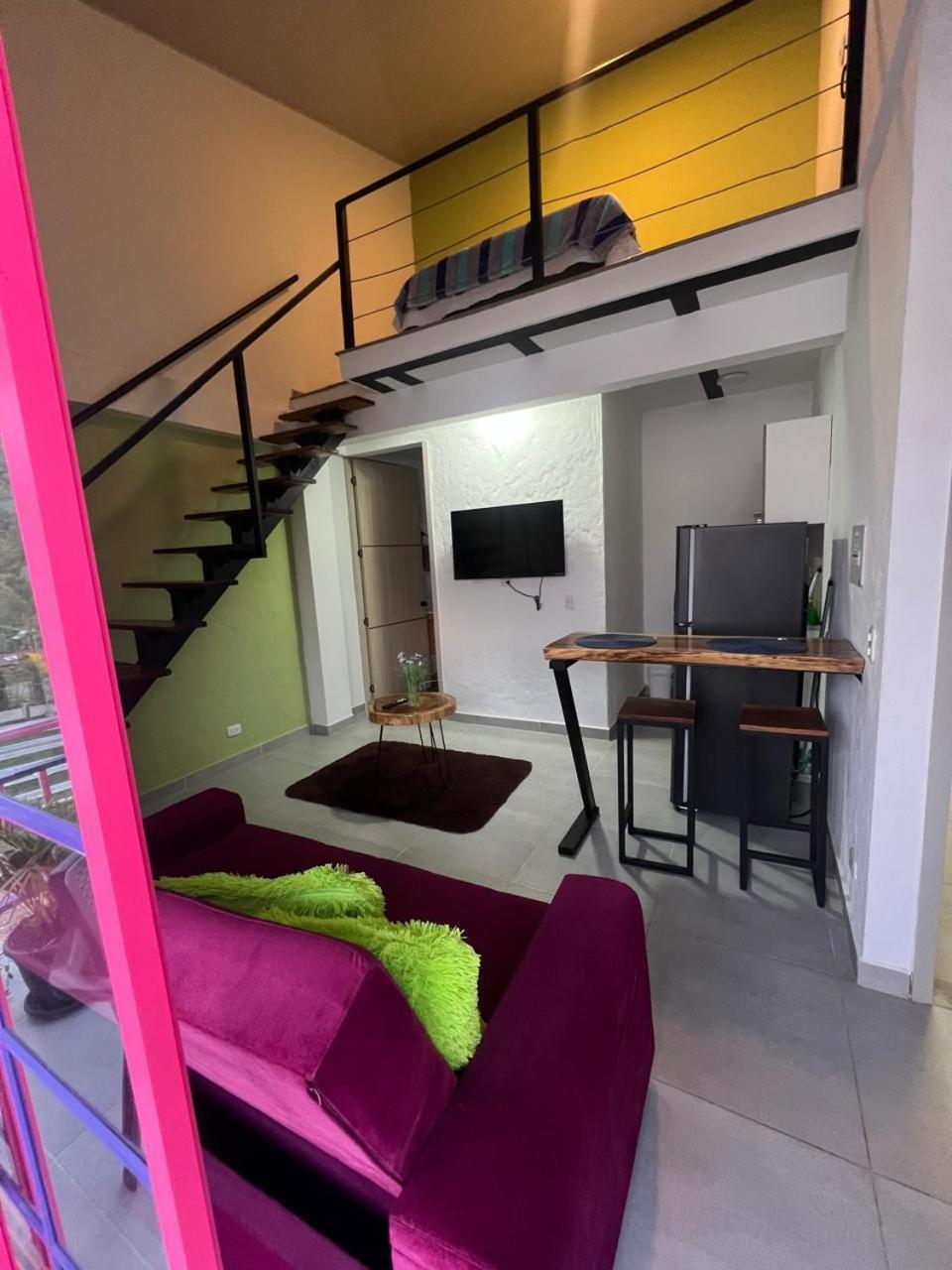 Apartaestudios Las Astromelias Σαλέντο Εξωτερικό φωτογραφία