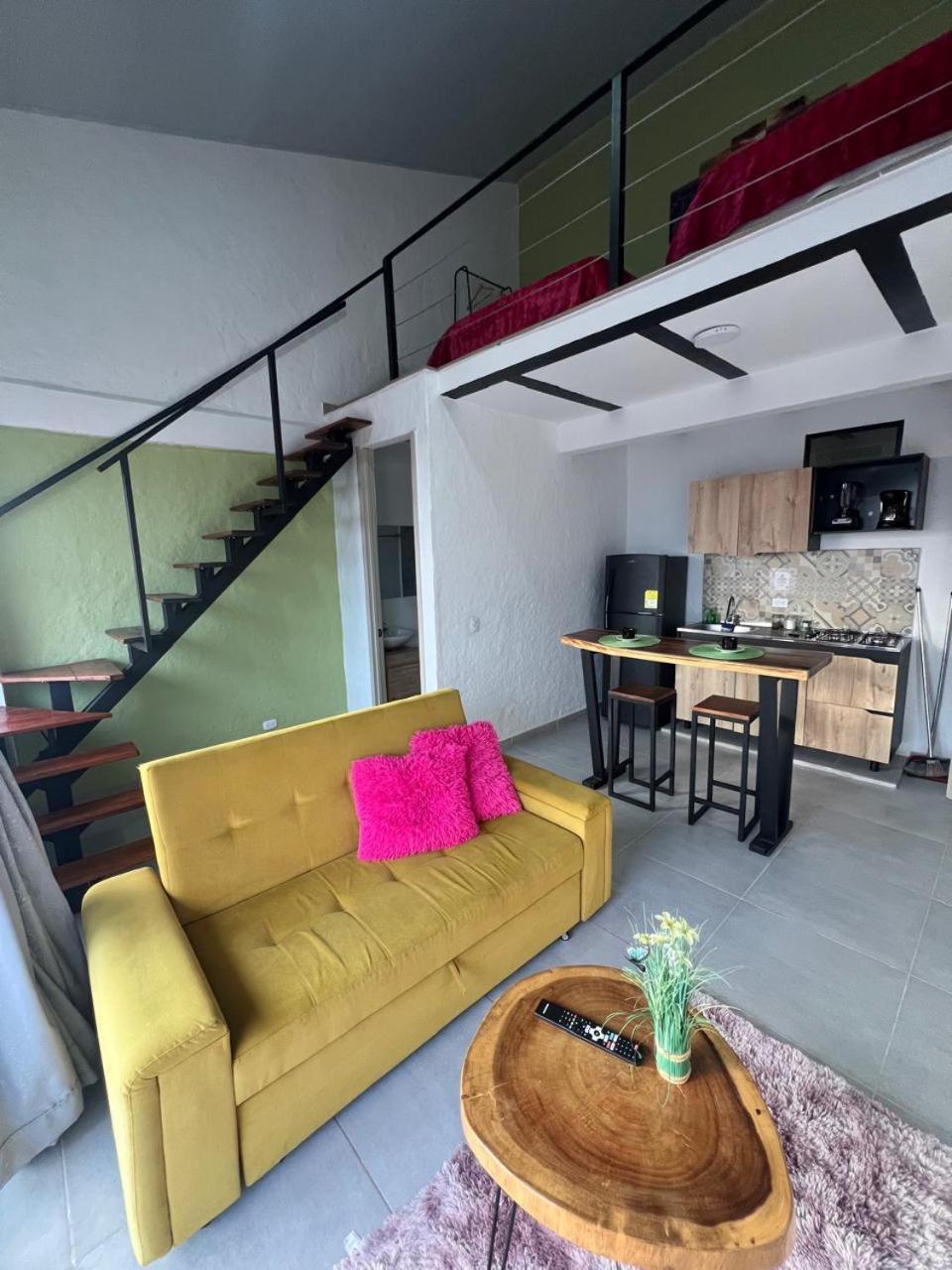 Apartaestudios Las Astromelias Σαλέντο Εξωτερικό φωτογραφία